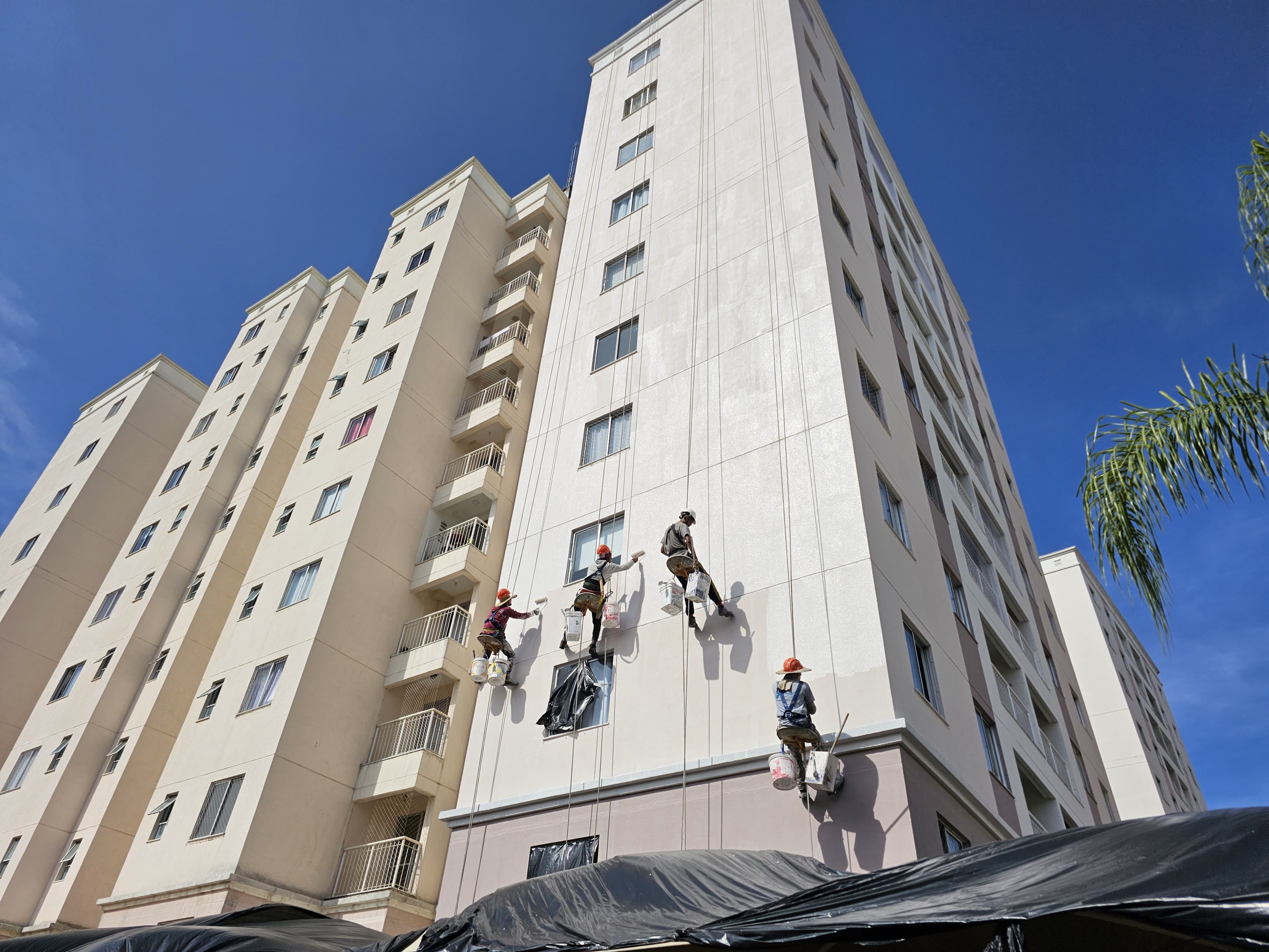 Trabalho em fachada no Edifício Boulevard Esplanada