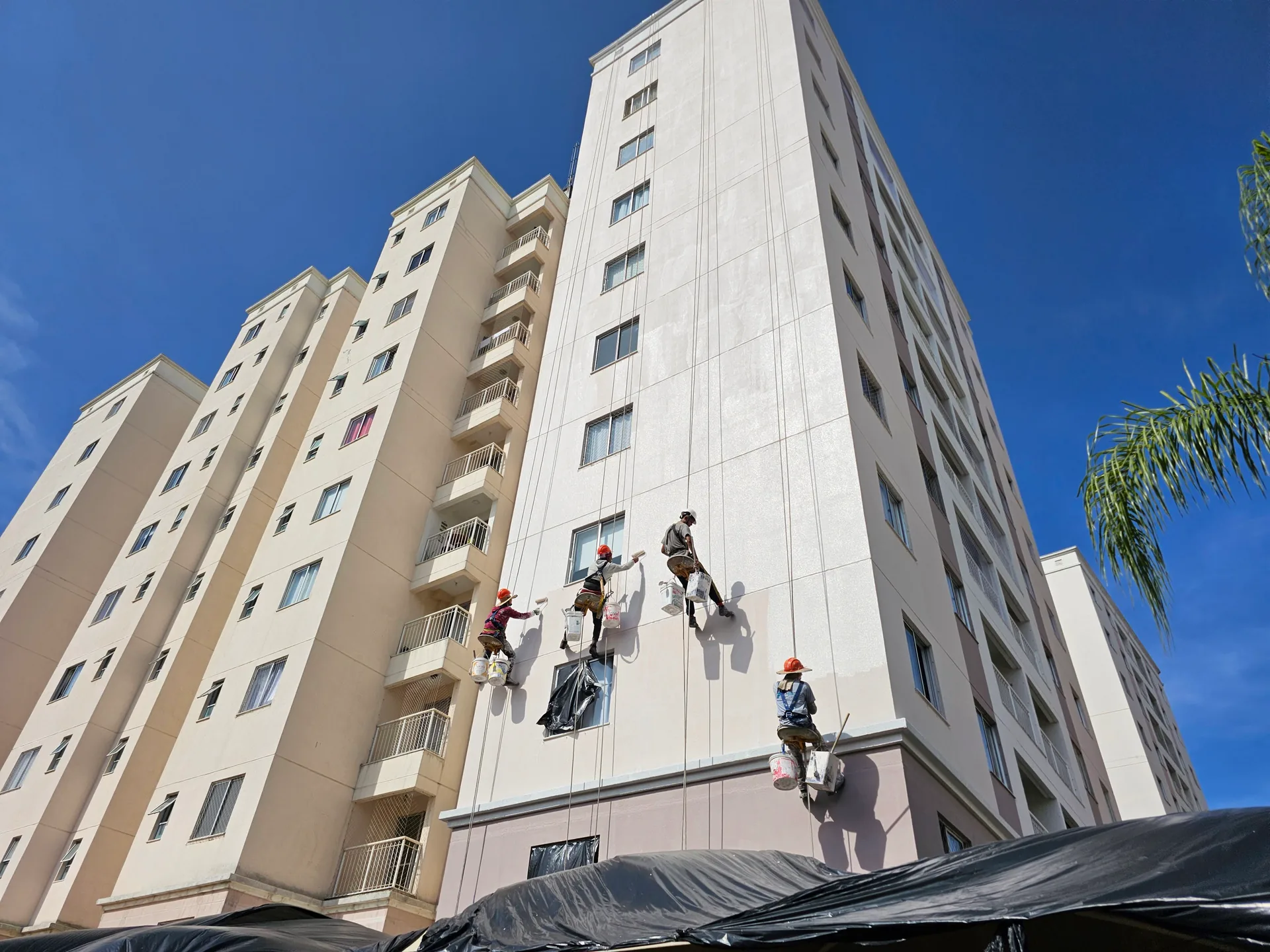 Trabalho em fachada no Edifício Boulevard Esplanada