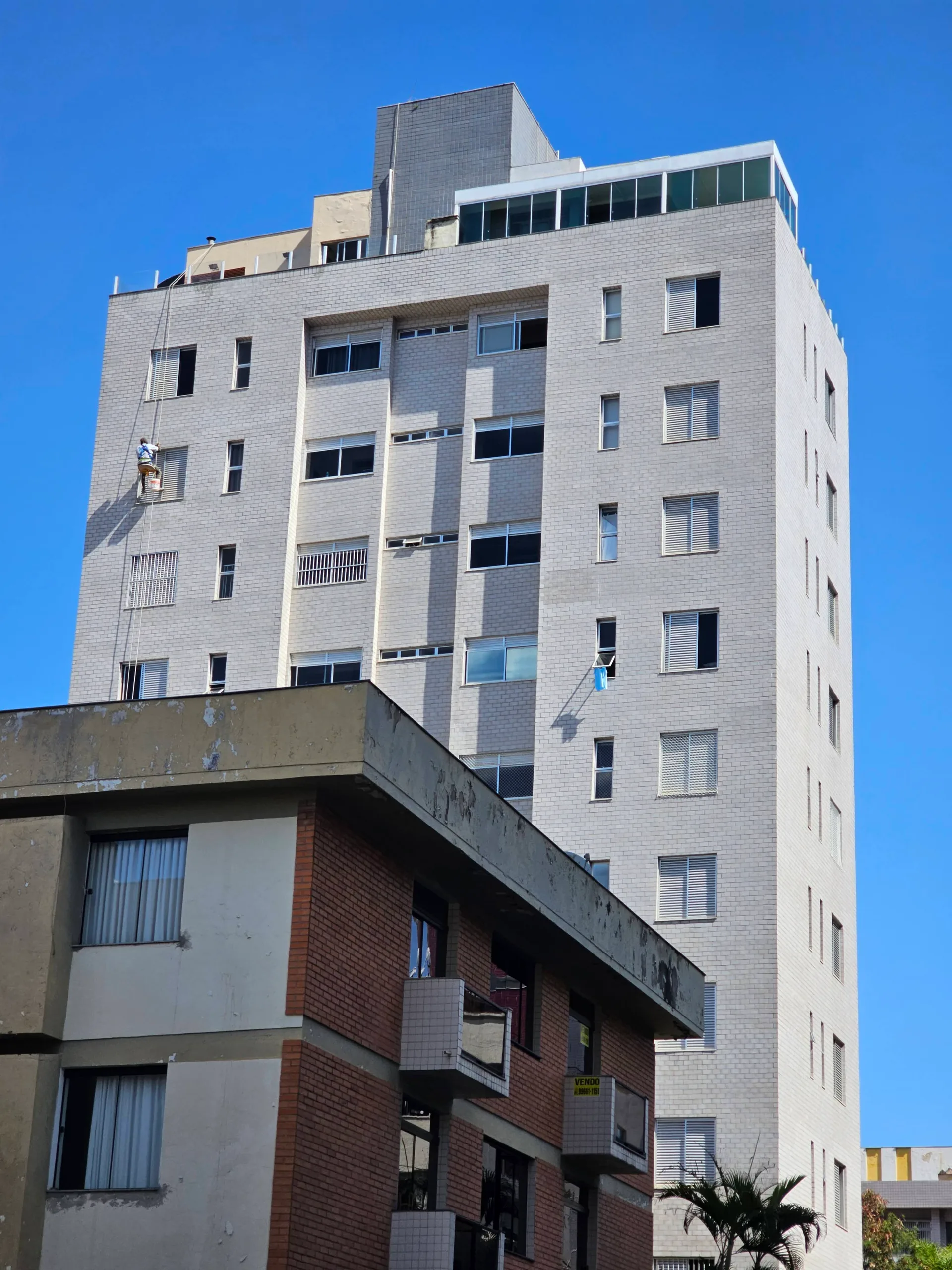 Vista frontal do Edifício Premiere