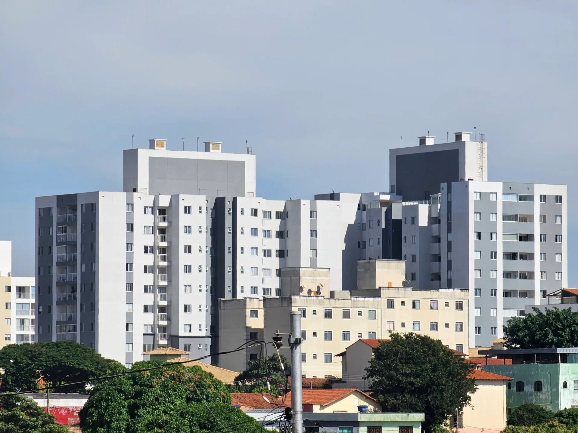Fachada principal do Edifício Veredas Linhas do Horizonte