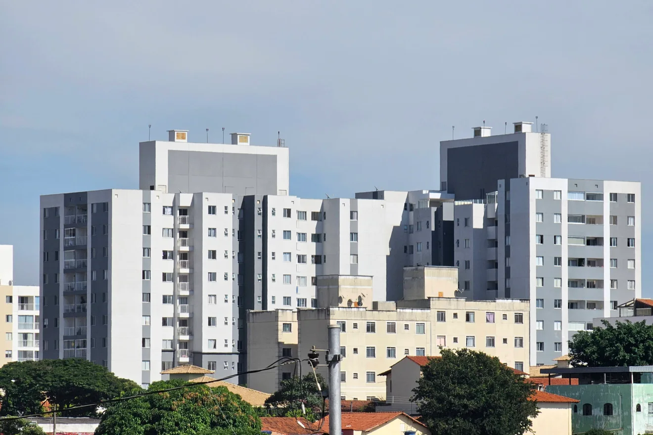 Fachada predial avaliada para definição de escopo técnico.